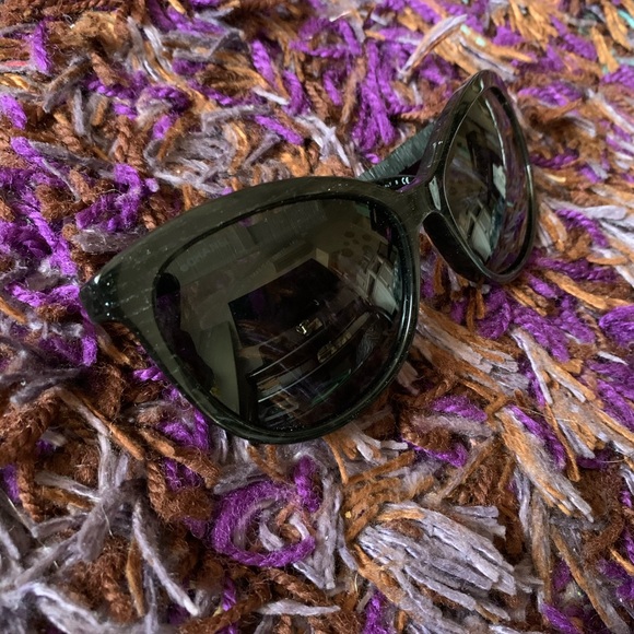 Authentic Chanel Sunglasses - Picture 4 of 11